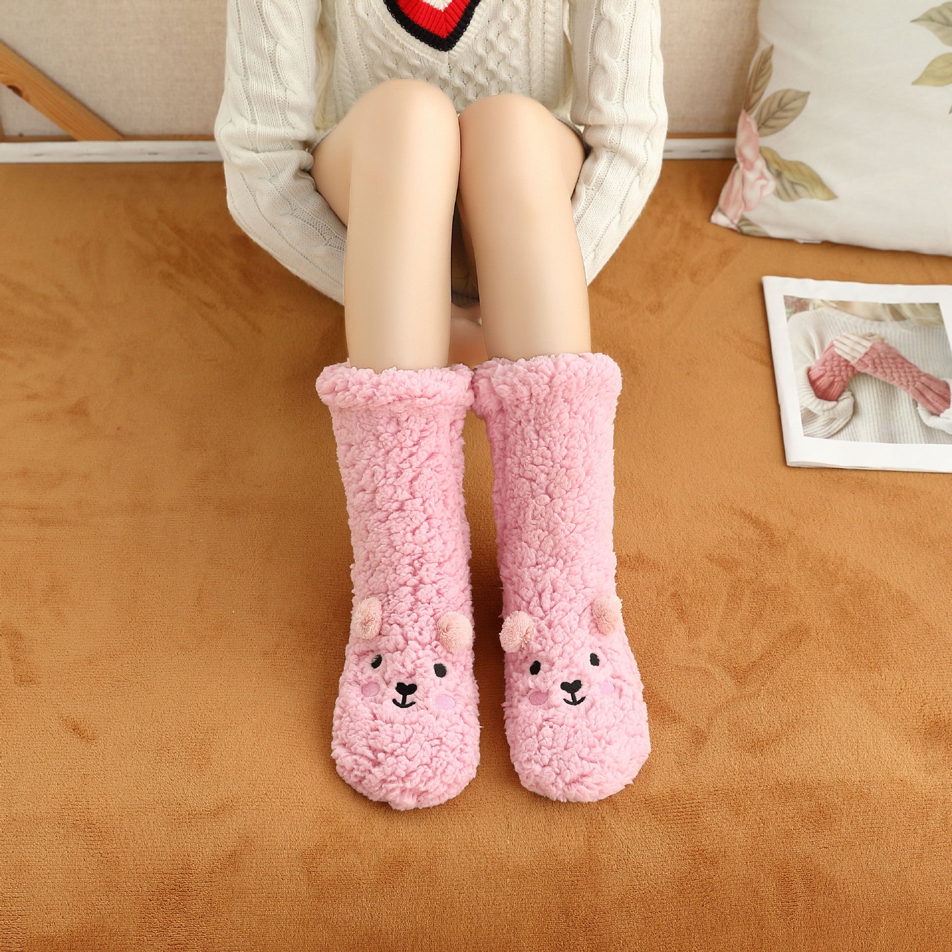 New Winter Female Floor Coral Thickening Plus Velvet Warm Home Sleep Confinement Christmas Socks Cute Kawaii Popsocket Limorista