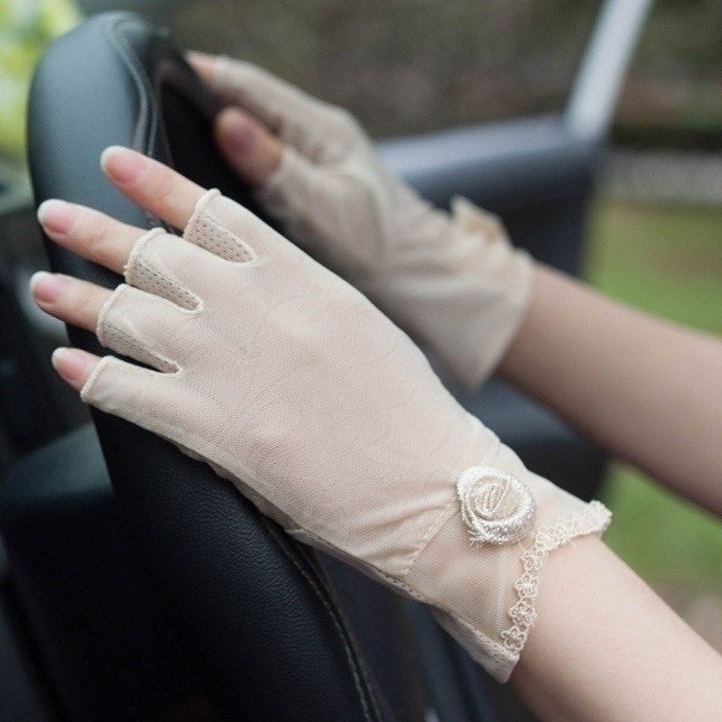 Semi-Finger Lace Sunscreen Gloves Female Summer Ice Silk Half Fingers Anti-Slip Driving Thin Anti-UV Fashion Women Mittens TB54 Limorista