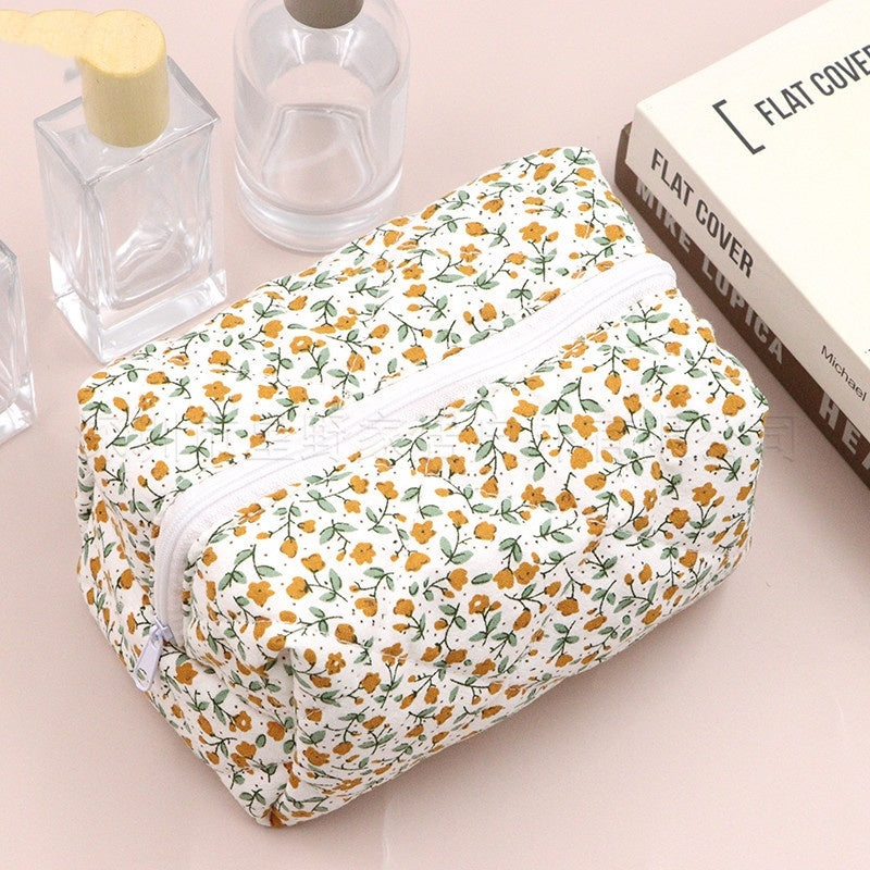 In Stock Wholesale Spring Super Large Capacity Fashion Floral Travel Simple Wash Cosmetic Storage Bag Limorista