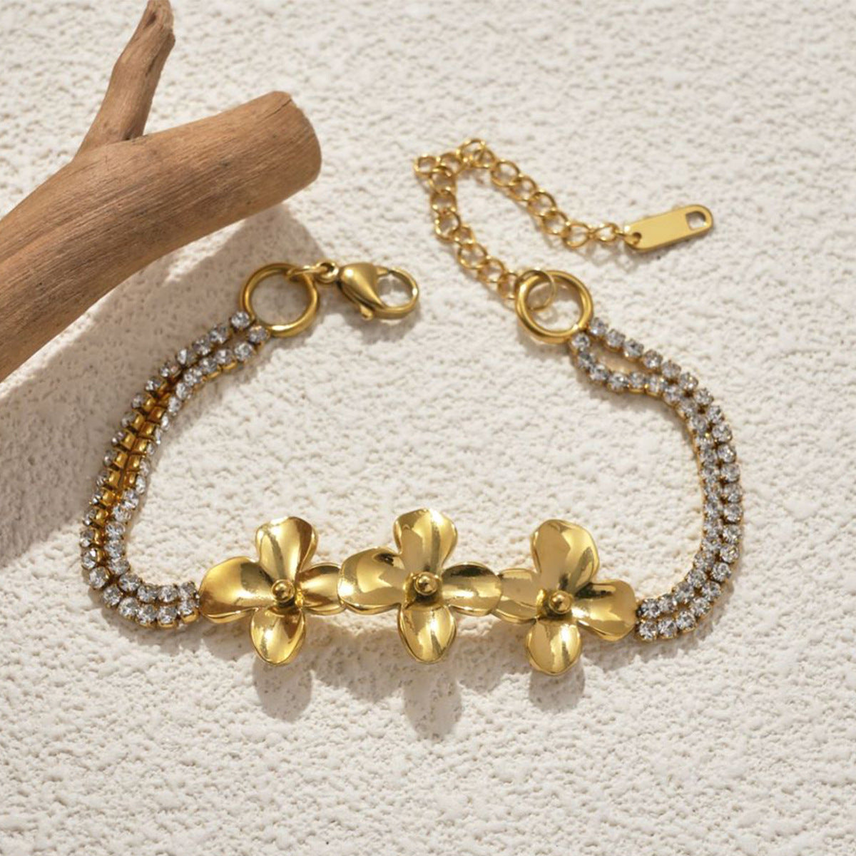 Light Luxury 18K Gold Plated Stainless Steel Flower Bracelet Limorista