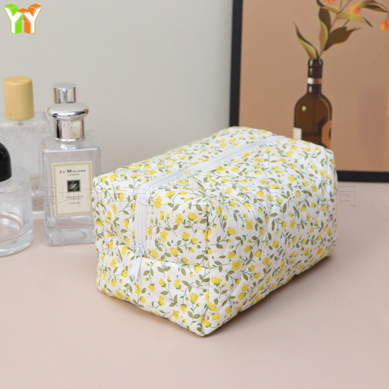 In Stock Wholesale Spring Super Large Capacity Fashion Floral Travel Simple Wash Cosmetic Storage Bag Limorista