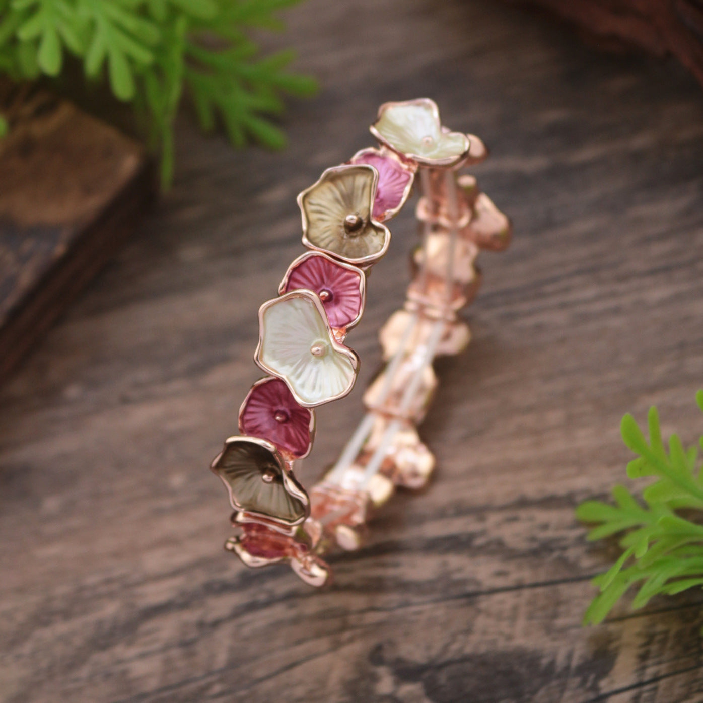 Colorful And Irregular Lotus Leaf Alloy Elastic Bracelet Limorista