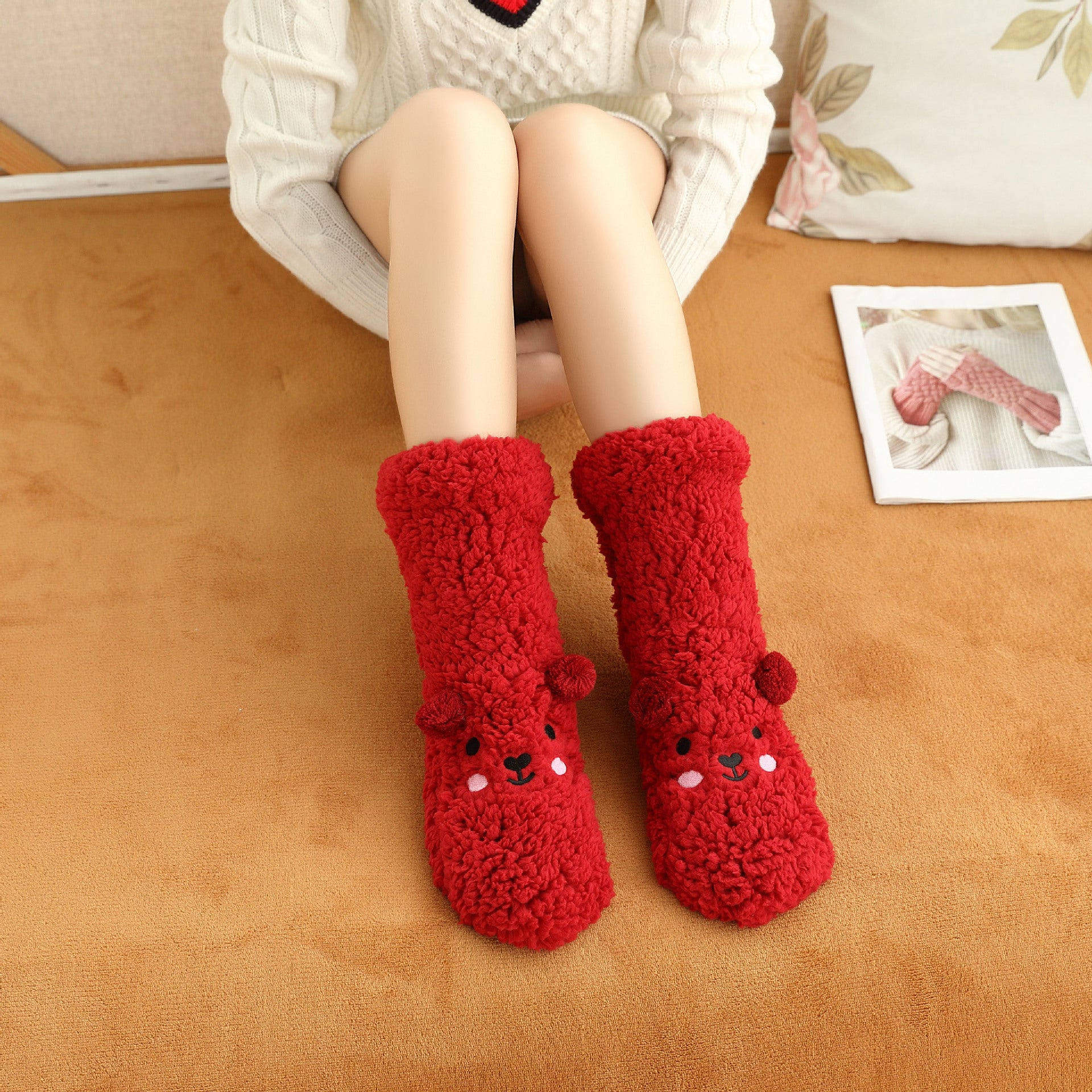 New Winter Female Floor Coral Thickening Plus Velvet Warm Home Sleep Confinement Christmas Socks Cute Kawaii Popsocket Limorista