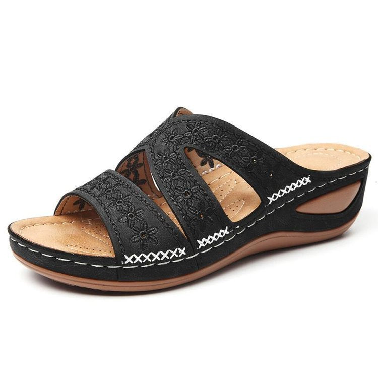 Embroidered sandals and slippers Limorista