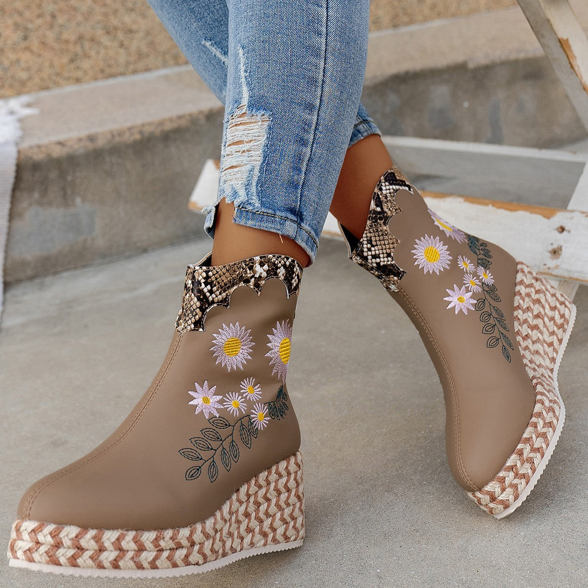 Autumn And Winter Thick Bottom Wedge Embroidered Retro Leisure Boots Limorista