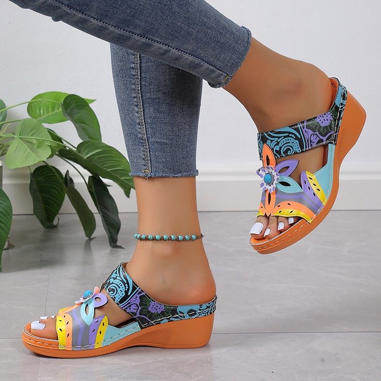 Ethnic Cool Girl Colored Slope And Totem Slippers Limorista