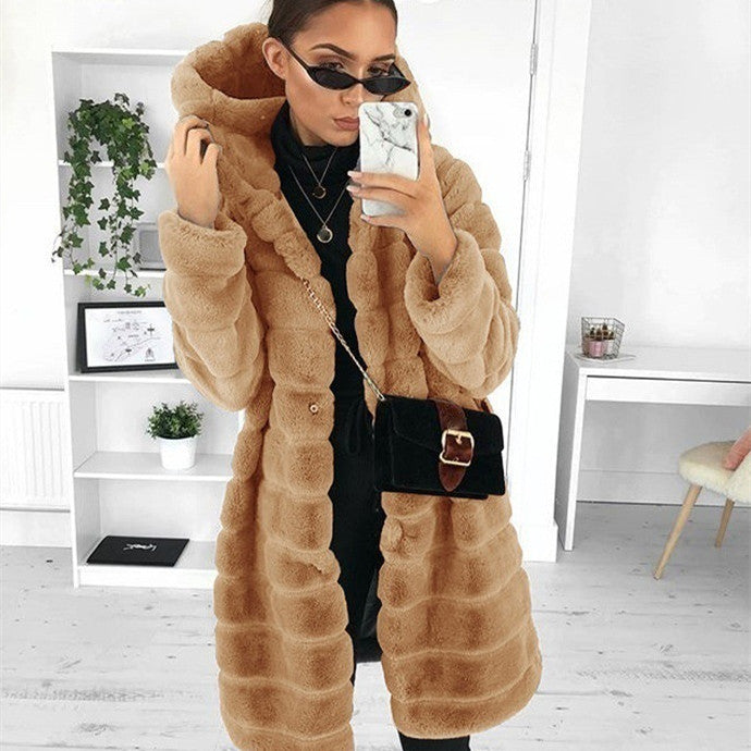 Plush padded hooded lady mink short fur coat Limorista