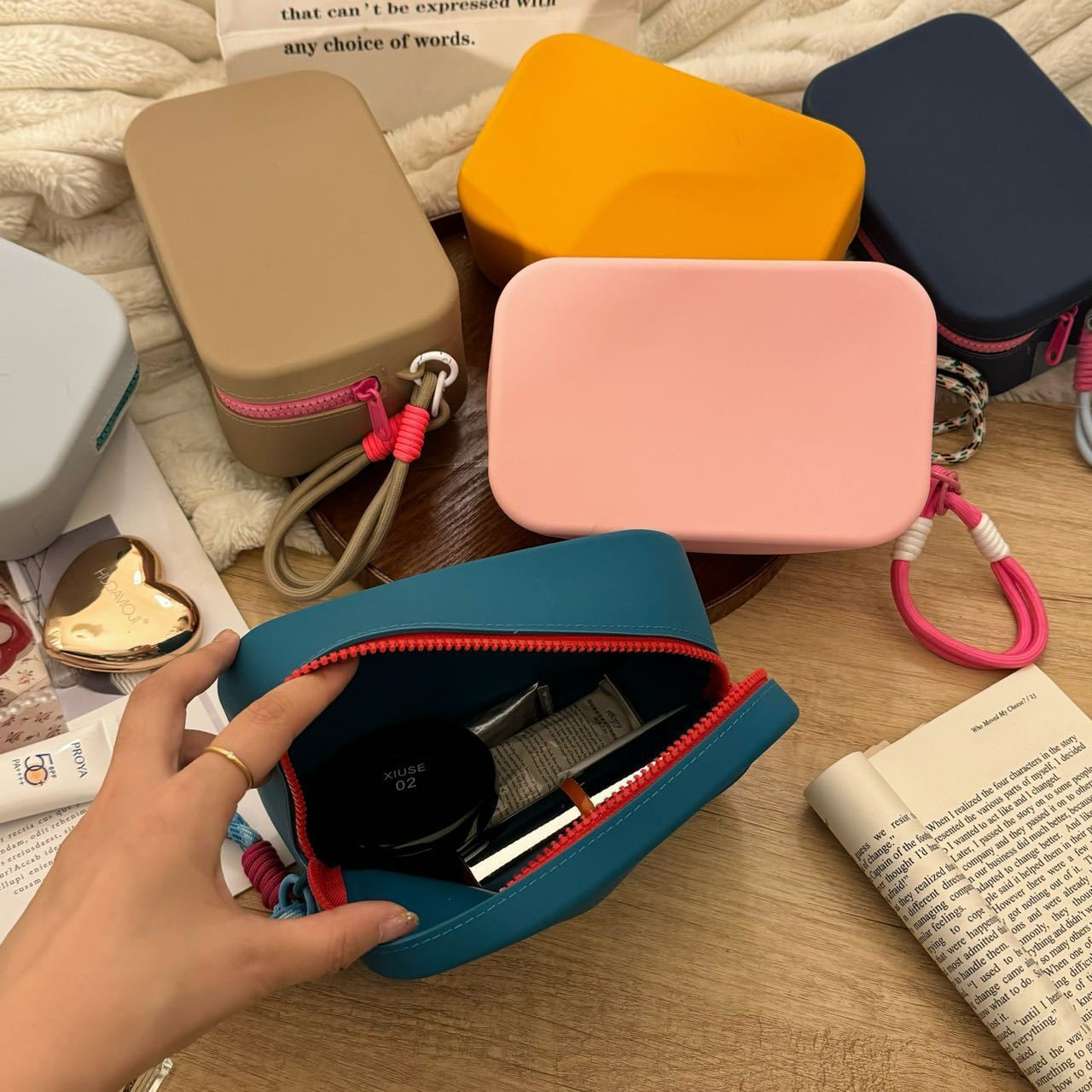 Silicone Cosmetic Bag Large Capacity Portable Waterproof Limorista