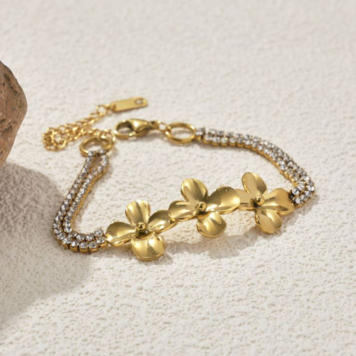 Light Luxury 18K Gold Plated Stainless Steel Flower Bracelet Limorista