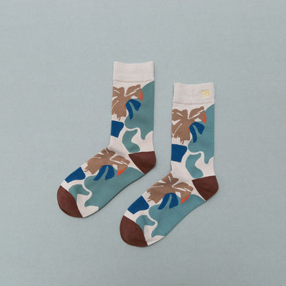 Personality contrast color graffiti character in tube socks Street style fashion cotton socks Limorista