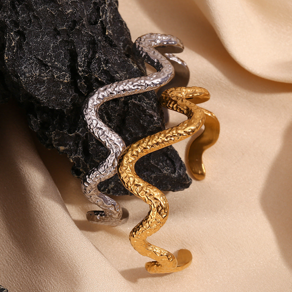 Fashionable All-match Stainless Steel 18K Gold Plating Beating Pattern Wave Snake Bracelet Limorista