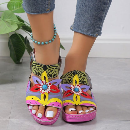 Ethnic Cool Girl Colored Slope And Totem Slippers Limorista