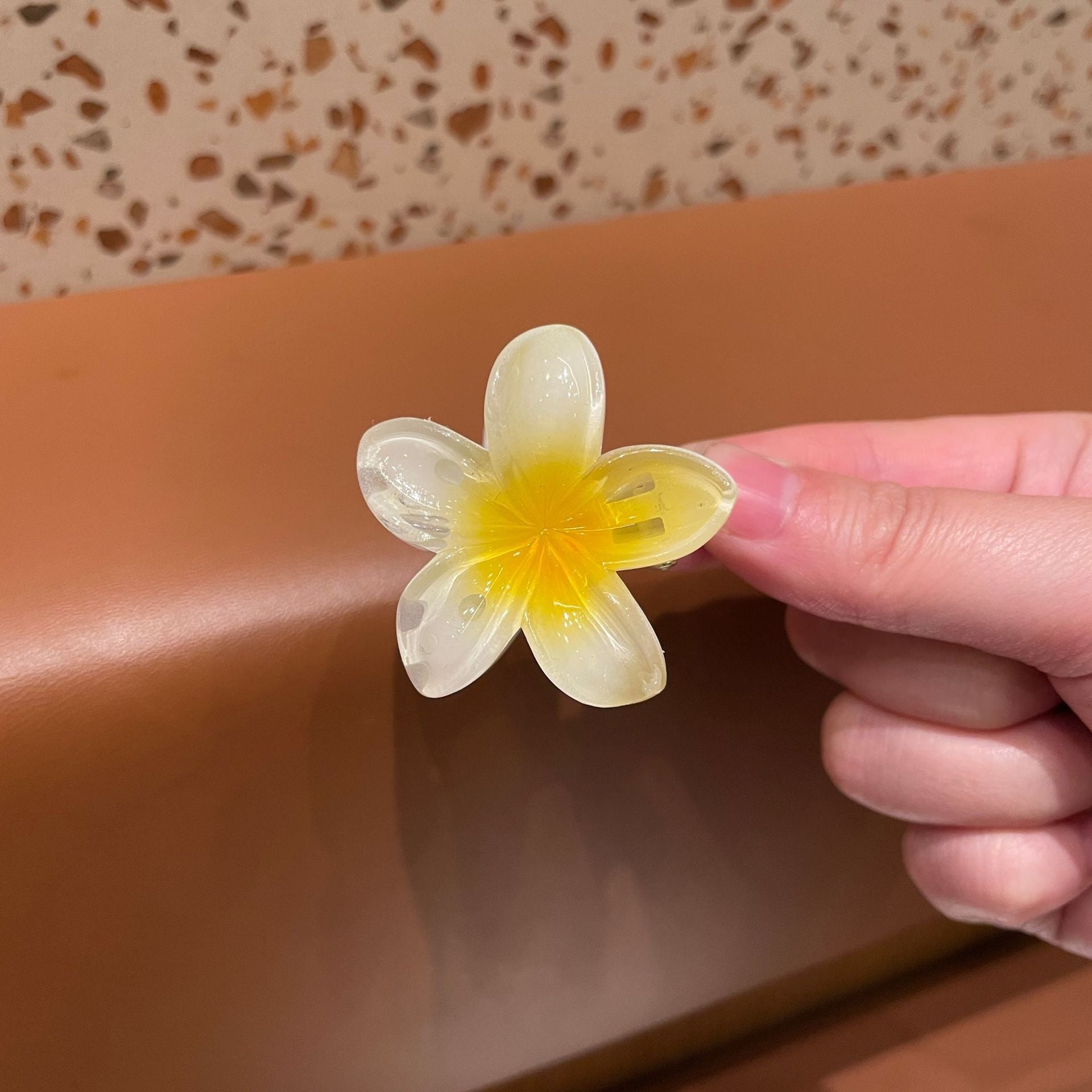 4CM Plumeria Rubra Grip Flower Barrettes Female Limorista