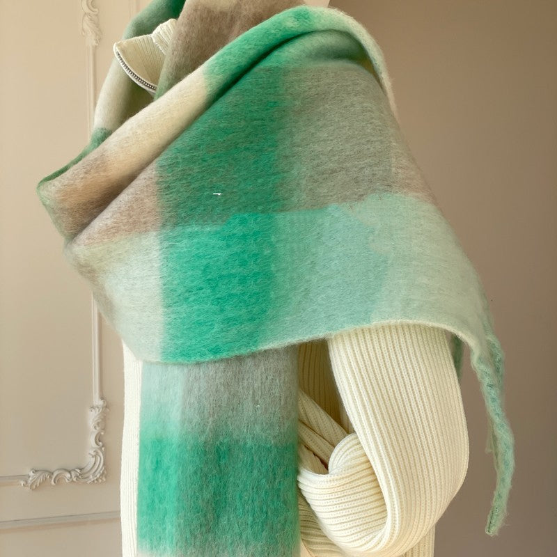 Shooting Travel Matching Autumn And Winter Scarf Limorista