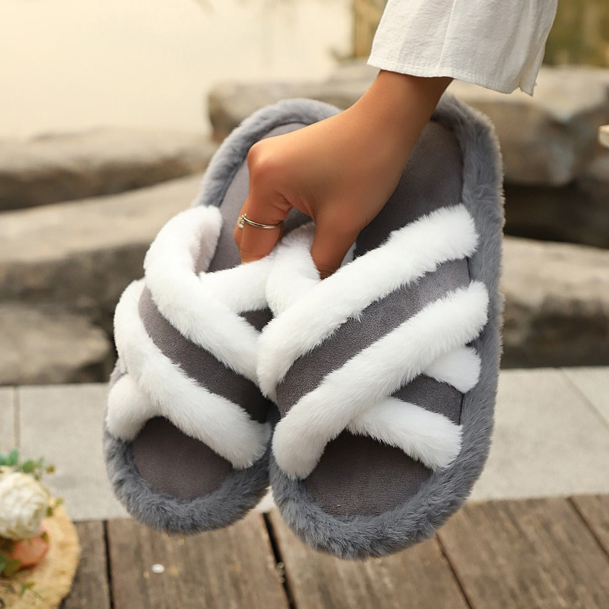 Fluffy Slippers Cross Strap Stitching Warm Casual Platform Slippers Limorista