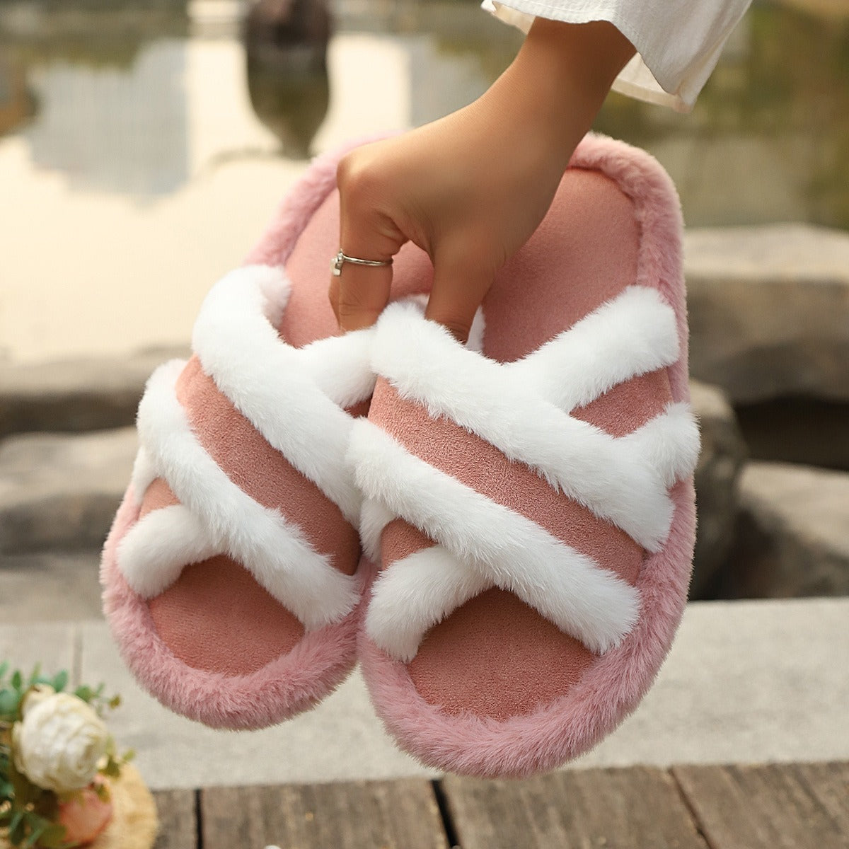 Fluffy Slippers Cross Strap Stitching Warm Casual Platform Slippers Limorista