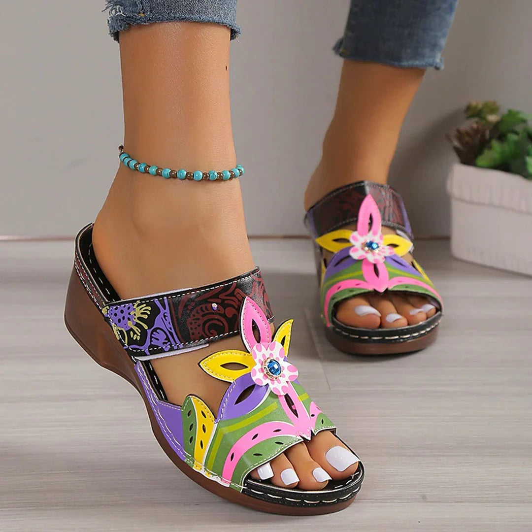 Ethnic Cool Girl Colored Slope And Totem Slippers Limorista