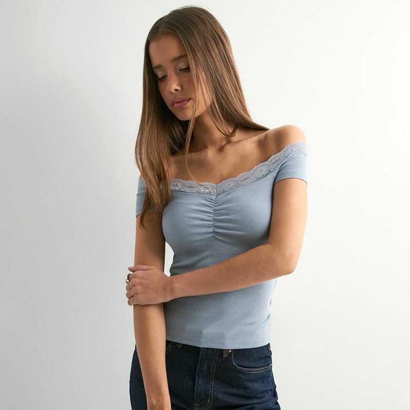 Solid Color Sleeveless Off-neck Lace Top Limorista